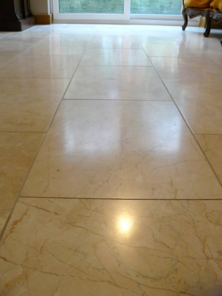 Marble tile living room floor