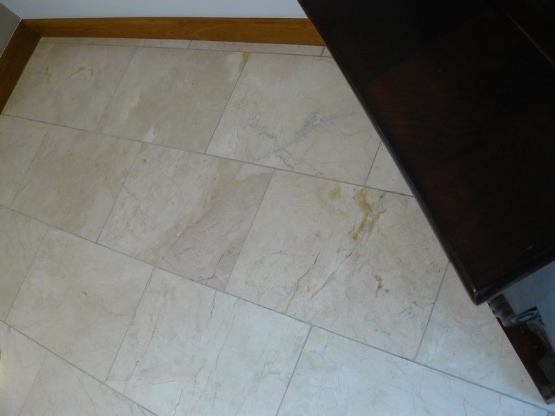 Marble tile living room floor